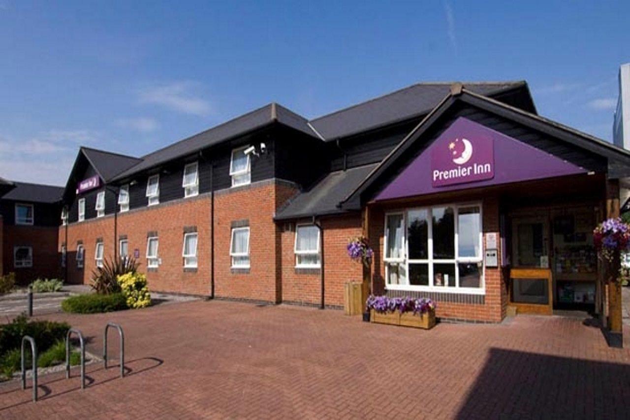 Premier Inn Swansea North Morriston Exterior foto