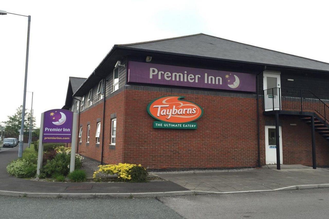 Premier Inn Swansea North Morriston Exterior foto