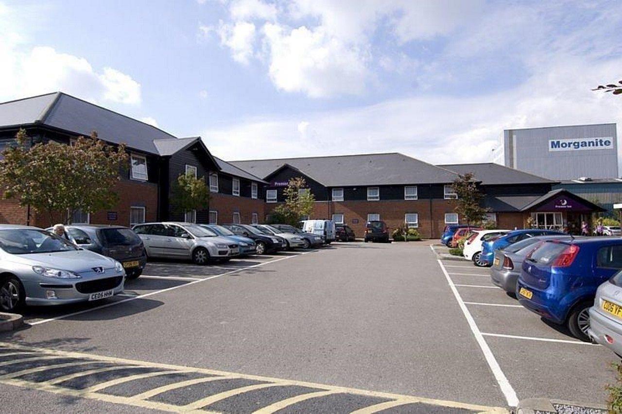 Premier Inn Swansea North Morriston Exterior foto